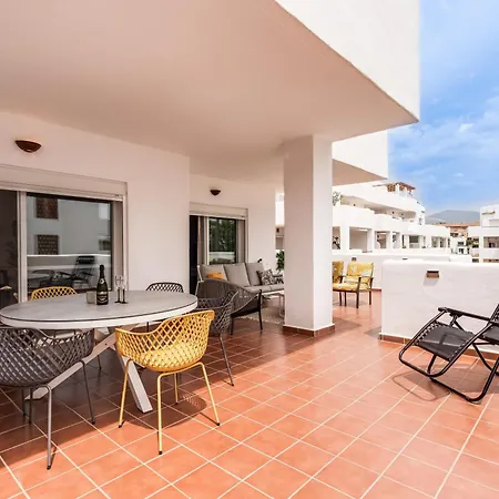 Апартаменты Spacious With Large Terraces Lunymar Golf, Эстепона