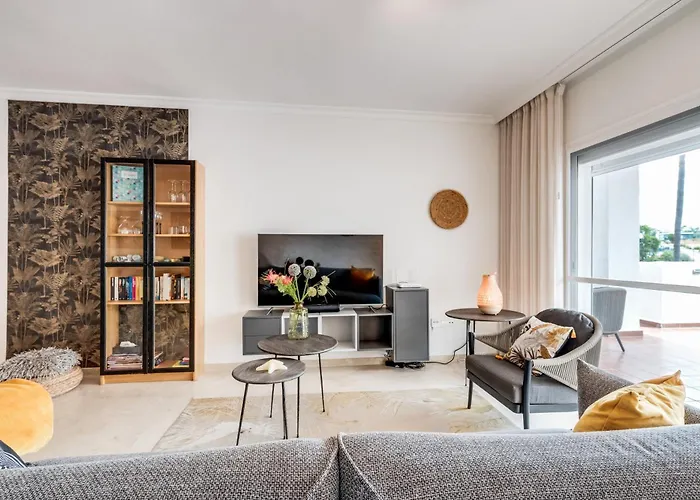 Spacious With Large Terraces Lunymar Golf, Estepona