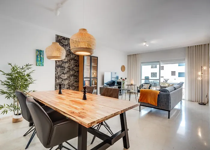 Spacious With Large Terraces Lunymar Golf, Estepona