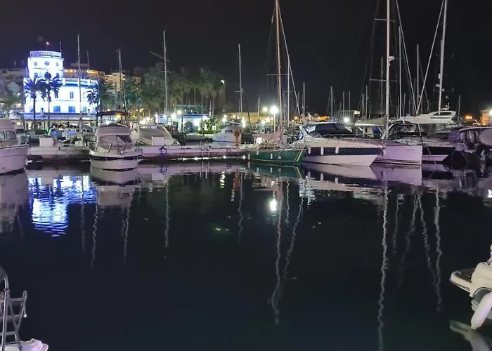 Spacious With Large Terraces Lunymar Golf, Apartment Estepona