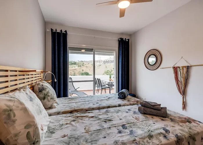 Spacious With Large Terraces Lunymar Golf, * Estepona