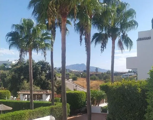 Daire Spacious With Large Terraces Lunymar Golf, Estepona