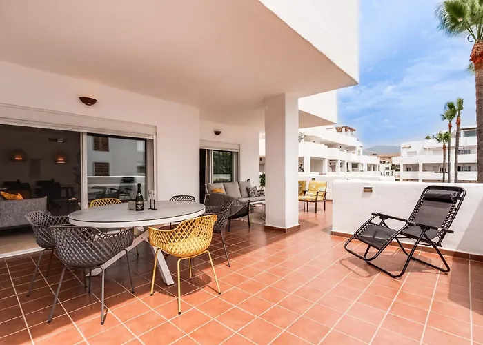 Daire Spacious With Large Terraces Lunymar Golf, Estepona