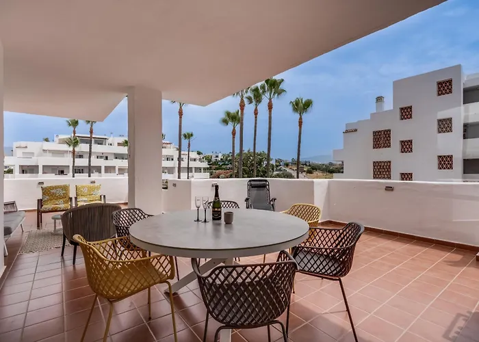 Daire Spacious With Large Terraces Lunymar Golf, Estepona