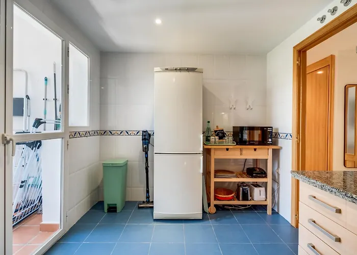 Spacious With Large Terraces Lunymar Golf, Daire Estepona